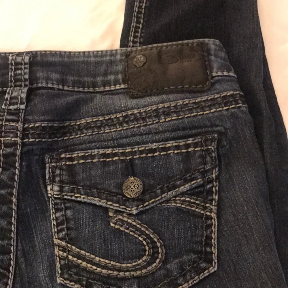 EUC Silver Suki super skinny 26‎ x 29 Sz 2